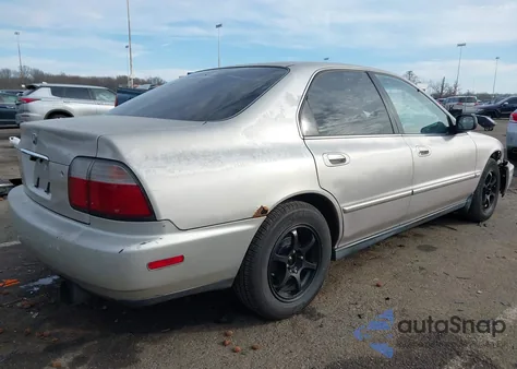 1997 Honda Accord Se from USA, damaged, VIN 1HGCD5609VA204501